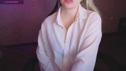 Anna online show from April 17, 5:05 pm