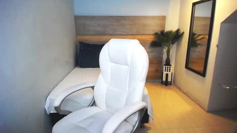 Liseth Fox online show from December 27, 12:45 pm