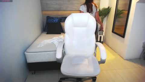 Liseth Fox online show from February 18, 7:30 pm