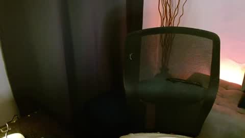 Snapshot of liss_petty chatting on June 25, 5:12 am Liss online show from June 25, 5:12 am