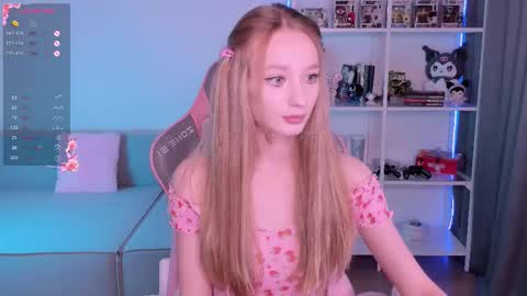 Snapshot of lissa__fox chatting on September 18, 1:46 pm lissa online show from September 18, 1:46 pm