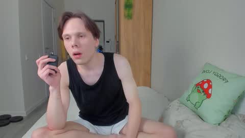 Snapshot of lissa_alfie chatting on January 7, 3:54 pm Alfie online show from January 7, 3:54 pm