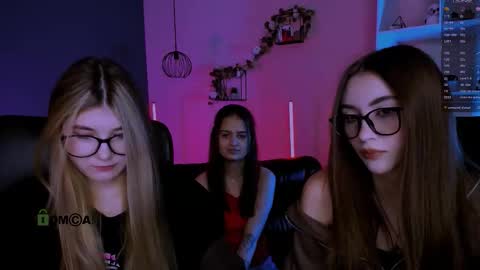 lissa_night online show from March 27, 8:08 pm