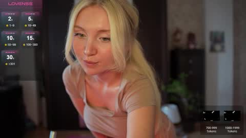 Snapshot of lissablush_ chatting on September 17, 9:33 am Lissa online show from September 17, 9:33 am