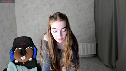 Lissa online show from December 4, 3:48 am