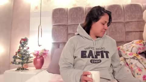 lissaharris online show from December 5, 3:26 am