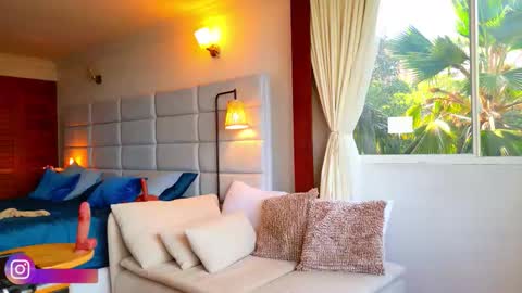 Lisseth Long  online show from November 7, 9:04 pm