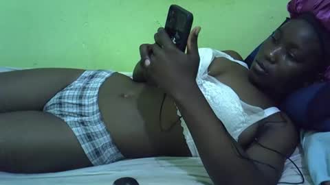 Snapshot of lisssa01 chatting on September 23, 7:33 am lisssa01 online show from September 23, 7:33 am