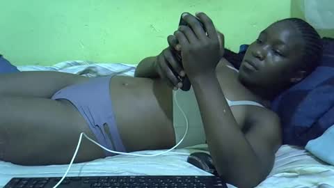 Snapshot of lisssa01 chatting on December 3, 7:12 pm lisssa01 online show from December 3, 7:12 pm