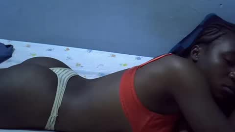 Snapshot of lisssa01 chatting on January 10, 5:20 am lisssa01 online show from January 10, 5:20 am