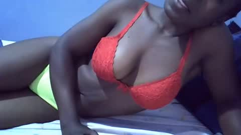 Snapshot of lisssa01 chatting on January 11, 6:18 am lisssa01 online show from January 11, 6:18 am