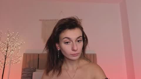 lit1le_mia online show from November 3, 9:48 pm