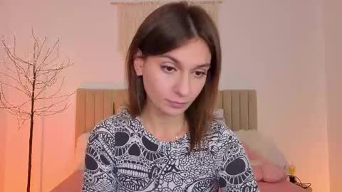 lit1le_mia online show from November 13, 9:03 pm