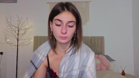 lit1le_mia online show from November 19, 10:54 pm