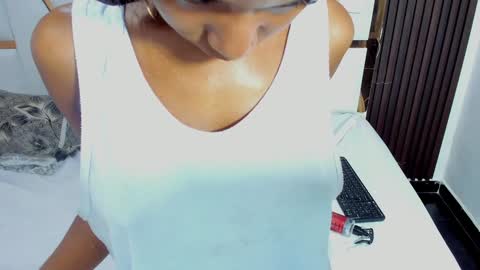 Snapshot of litte_ebony chatting on December 10, 9:43 pm Ashley online show from December 10, 9:43 pm