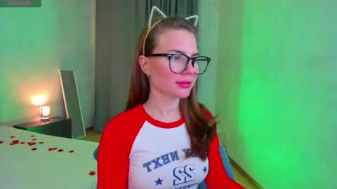 Snapshot of little__isabel chatting on February 26, 1:59 am Isabel online show from February 26, 1:59 am