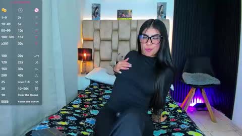 Sophie ---- connected from 1400 to 2100 Colombia time online show from November 16, 9:31 pm