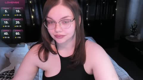 Snapshot of little_bambii_ chatting on December 18, 10:08 am Eva online show from December 18, 10:08 am