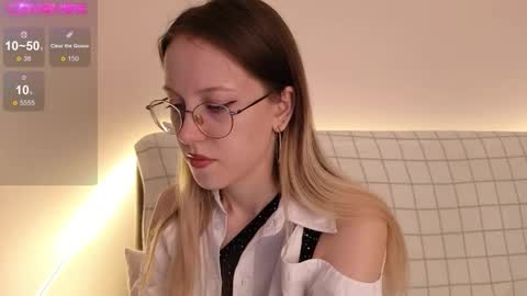 little_bliss online show from October 25, 12:29 am