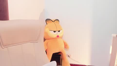 Help me reach 100 likes online show from January 26, 7:09 pm