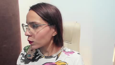 Help me reach 100 likes online show from February 1, 7:02 pm