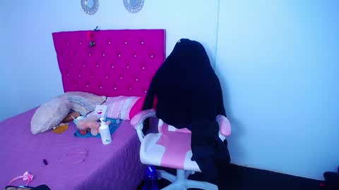 Snapshot of little_flower4you chatting on January 5, 9:03 pm mai rojas online show from January 5, 9:03 pm
