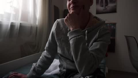 Snapshot of little_heart_andreea chatting on February 18, 12:49 pm little_heart_andreea online show from February 18, 12:49 pm