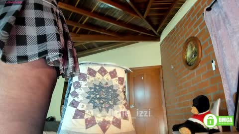 Izzi online show from February 27, 6:08 pm