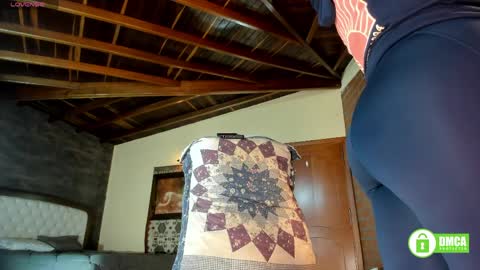 Izzi online show from April 6, 10:22 pm