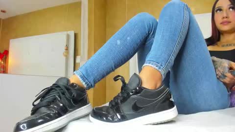   online show from September 22, 1:35 pm