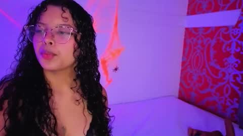 Snapshot of little_lilith_apple chatting on October 26, 6:58 pm little_lilith_apple online show from October 26, 6:58 pm