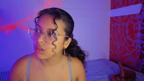 Snapshot of little_lilith_apple chatting on November 2, 11:01 am little_lilith_apple online show from November 2, 11:01 am