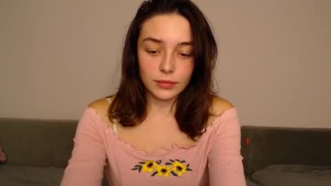 Mia   Im online every day 1530 PM in New York  2030 PM in London online show from December 13, 9:42 pm