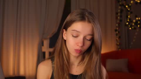 Kiki online show from October 28, 4:31 pm