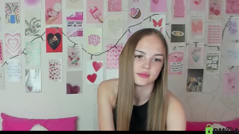 Snapshot of little_radiant_sun chatting on September 24, 9:34 am Kriss online show from September 24, 9:34 am