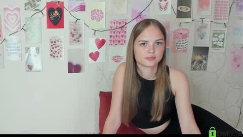 Snapshot of little_radiant_sun chatting on October 10, 10:03 am Kriss online show from October 10, 10:03 am