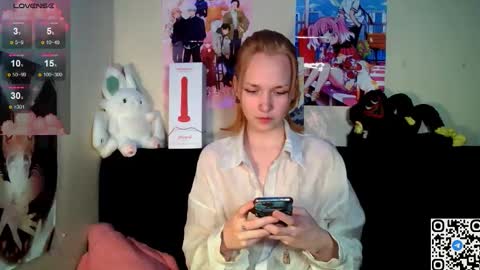 Snapshot of little_sugar_queen chatting on February 22, 9:02 pm Akin online show from February 22, 9:02 pm