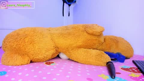 Im Laura. buy my contentcompra mi contenido offline  online show from December 17, 6:42 pm