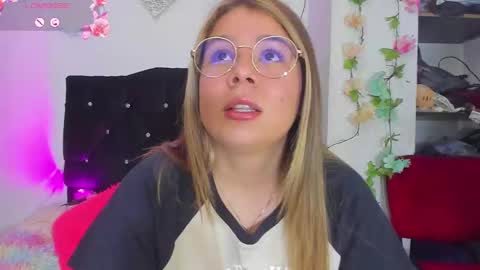 Tifanny online show from February 26, 2:36 pm