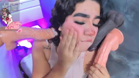 little_valentinaa online show from May 14, 11:17 am