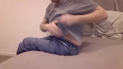 Snapshot of little_willy82 chatting on March 18, 8:28 am Willy online show from March 18, 8:28 am