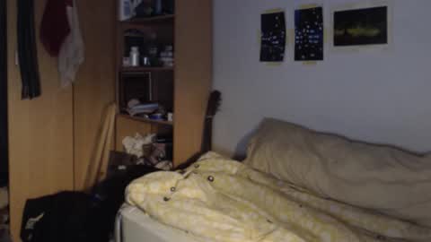 Snapshot of littlealien7 chatting on October 17, 2:08 pm littlealien7 online show from October 17, 2:08 pm