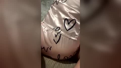 Snapshot of littlebum85 chatting on July 15, 9:53 pm littlebum85 online show from July 15, 9:53 pm