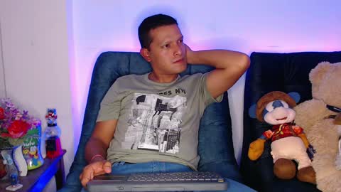 Manu online show from April 3, 3:04 am