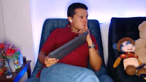 Snapshot of littledicklatin chatting on April 26, 4:10 am Manu online show from April 26, 4:10 am