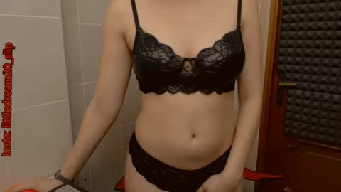 LittleDream20 online show from January 2, 4:30 am