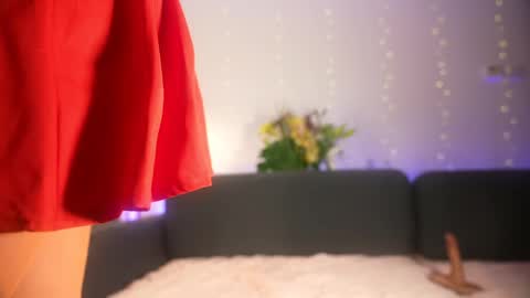 Emily Hill online show from April 1, 8:06 pm