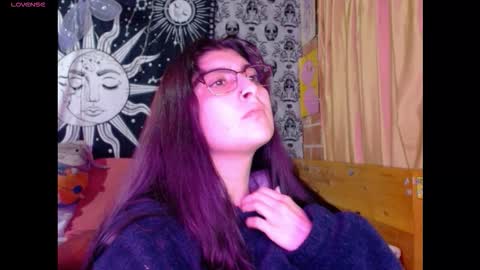 Snapshot of littlee_brat chatting on December 18, 6:41 am Little Brat online show from December 18, 6:41 am