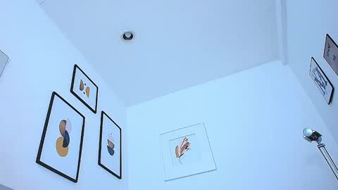 Snapshot of littlee_emilyy_ chatting on February 18, 9:10 am Emily  online show from February 18, 9:10 am