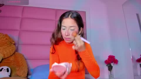 littlee_emma_ online show from January 12, 3:17 am